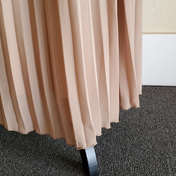 Tan Pleated Maxi Skirt - Picture 3 of 4